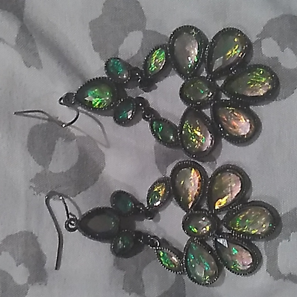 Earring bundle 3 diff styles - Picture 2 of 4